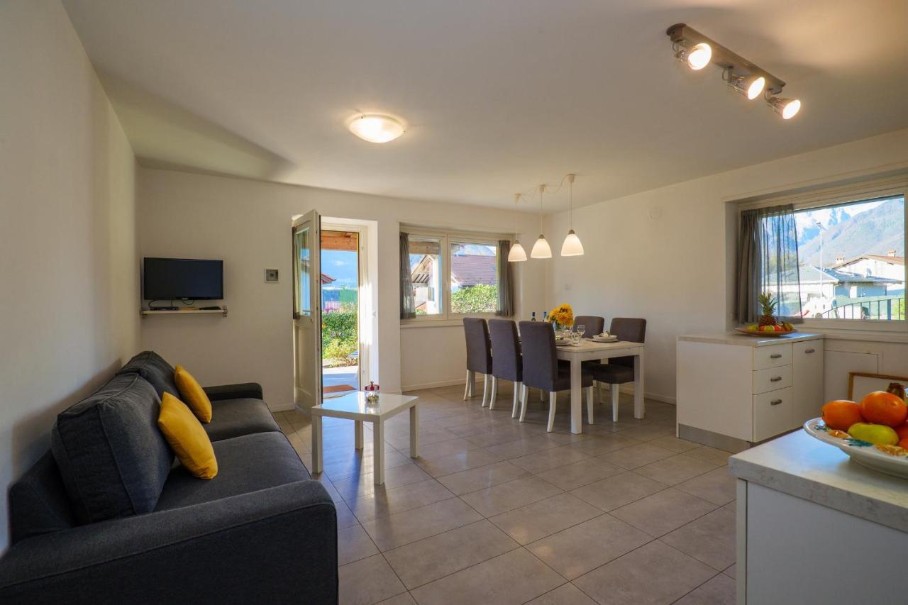 Residence Girasole Casa Gialla Colico Exteriér fotografie