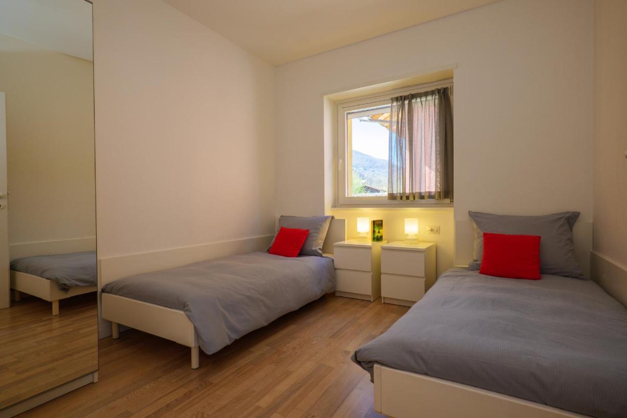 Residence Girasole Casa Gialla Colico Exteriér fotografie